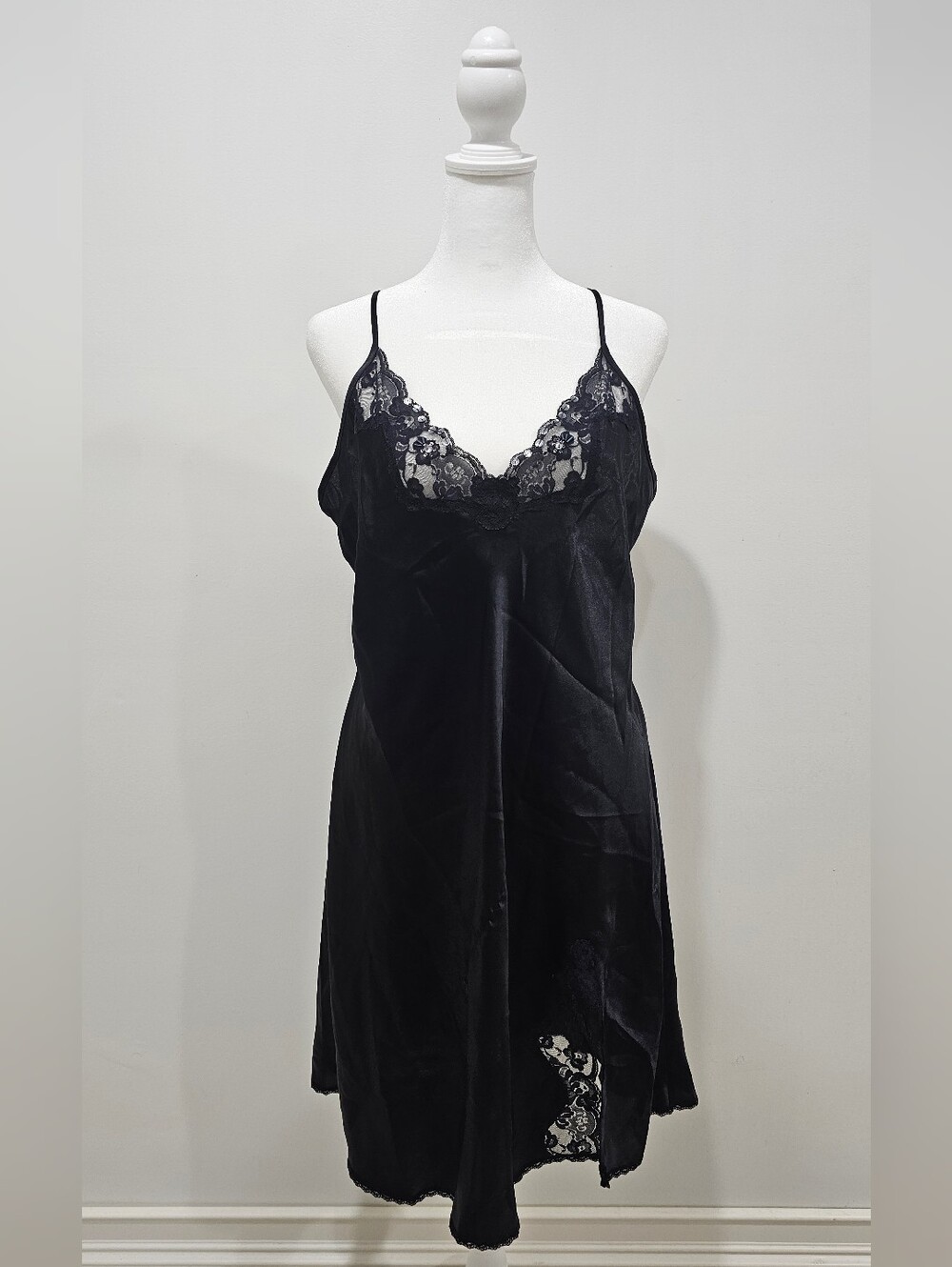 Gilligan & O'Malley Black Lace-Trim Satin Slip